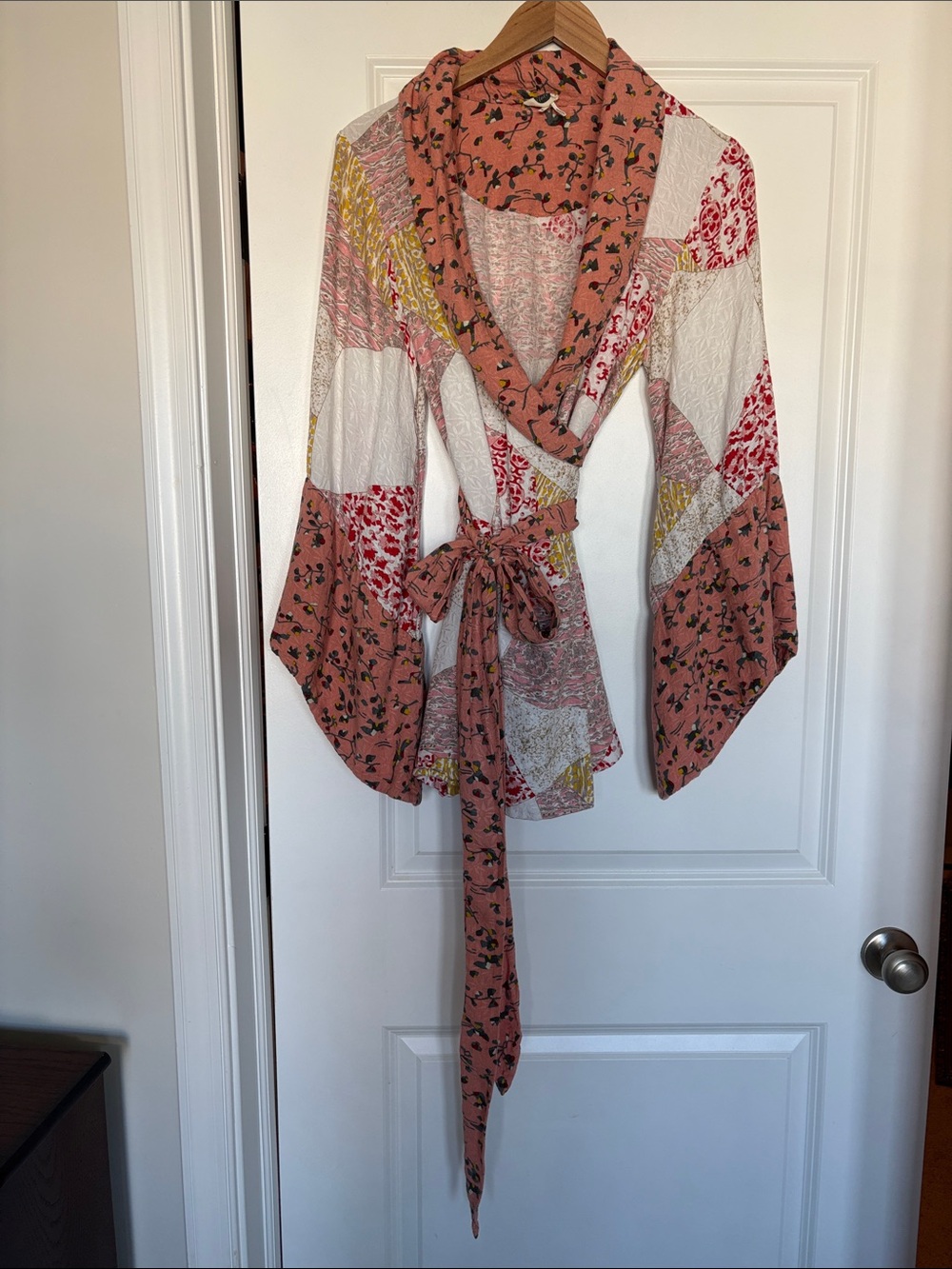 ANTHROPOLOGIE FLOREAT Pink Floral Patchwork Kimono Robe - Picture 3 of 11
